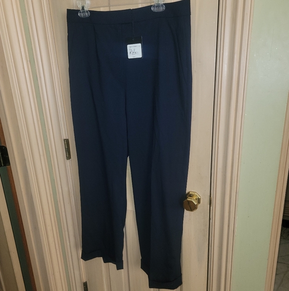 St. John Pants - St. John Stretch Tropical Wool Cropped Pant With Bottom Cuff Misses sz 12 NWT